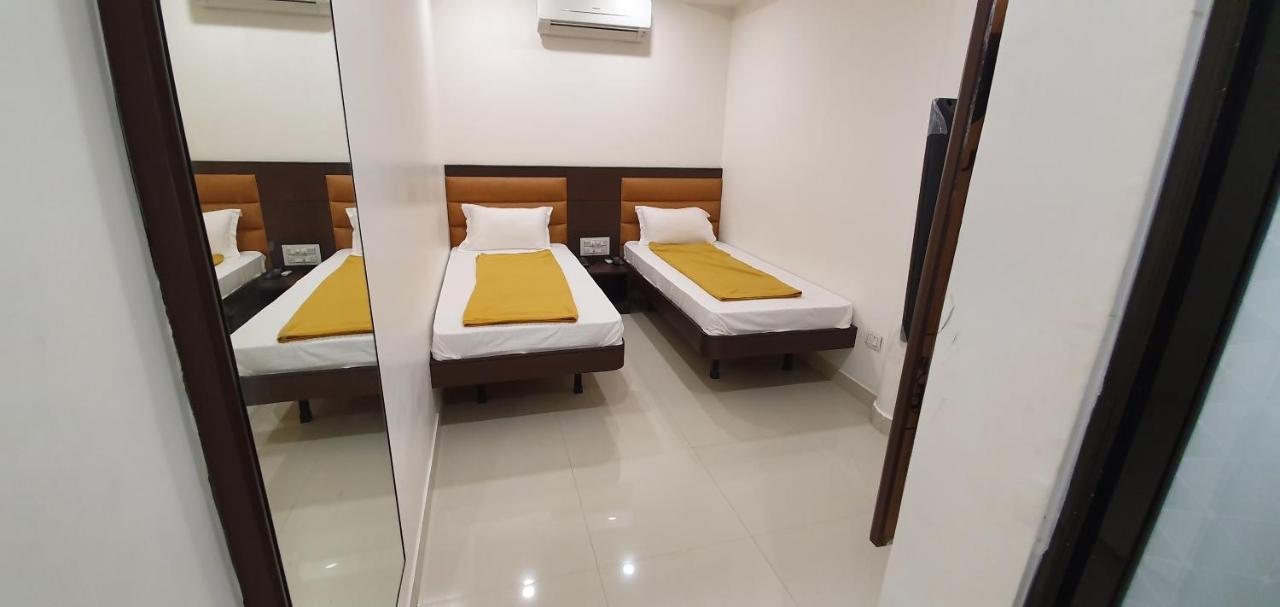 Hotel N K Bhuj Exterior foto