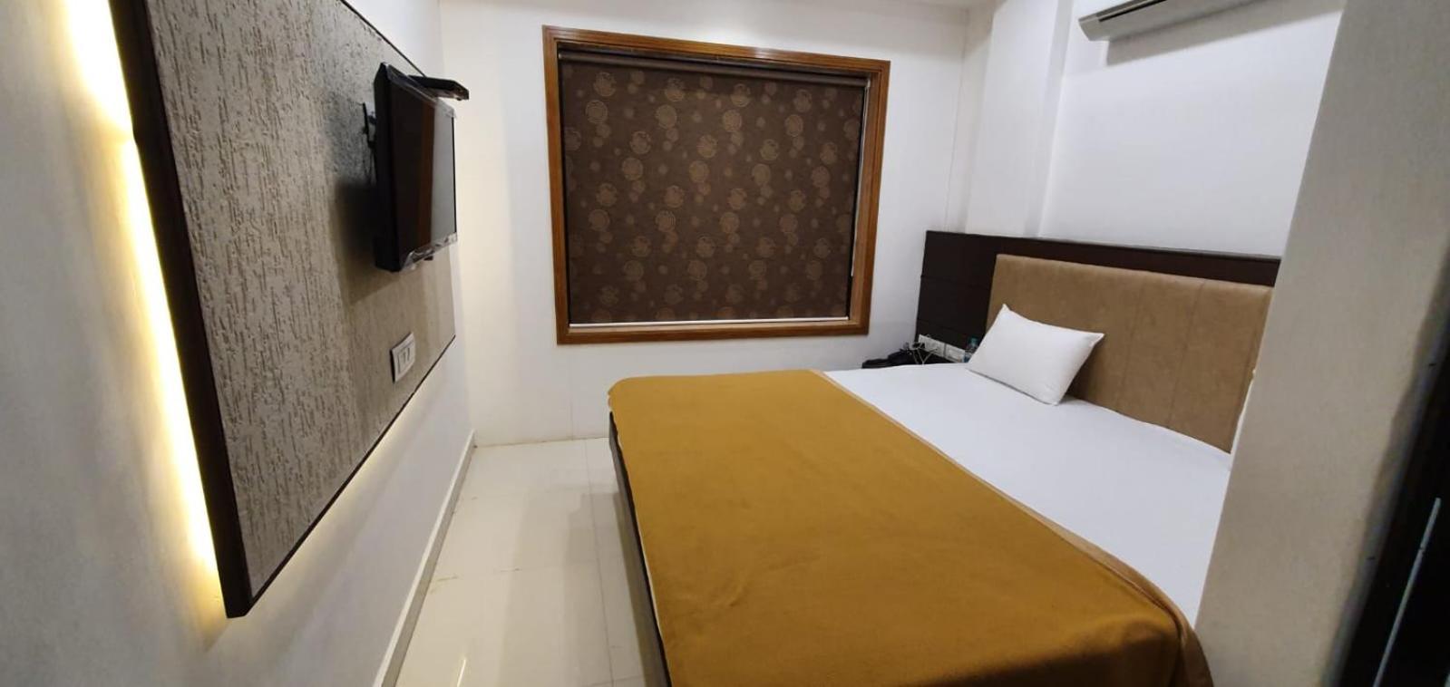 Hotel N K Bhuj Exterior foto
